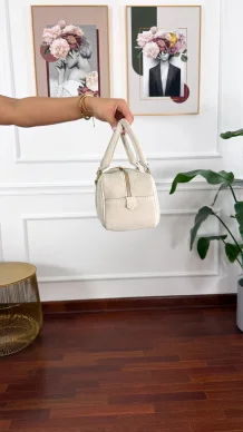 Skórzana zamszowa torebka Tiso kremowa