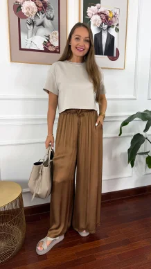 Satynowe szerokie spodnie Calma camel