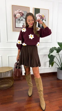 Sweter Selma w kwiaty burgundowy