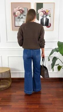 Sweter Selma w kwiaty czekoladowy