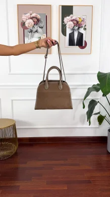 Skórzana zamszowa torebka Bea fango