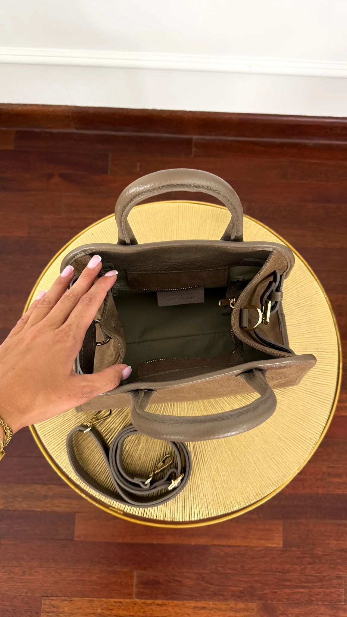 Skórzana zamszowa torebka Bea fango