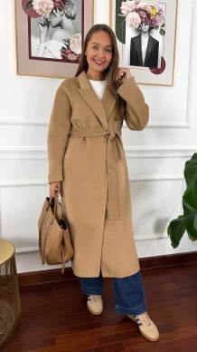Wełniany płaszcz Astrid camelowy
