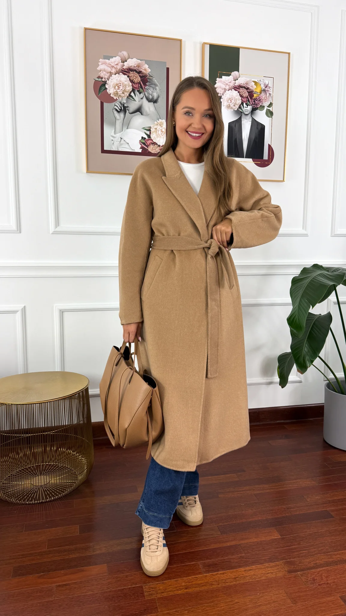 Wełniany płaszcz Astrid camelowy