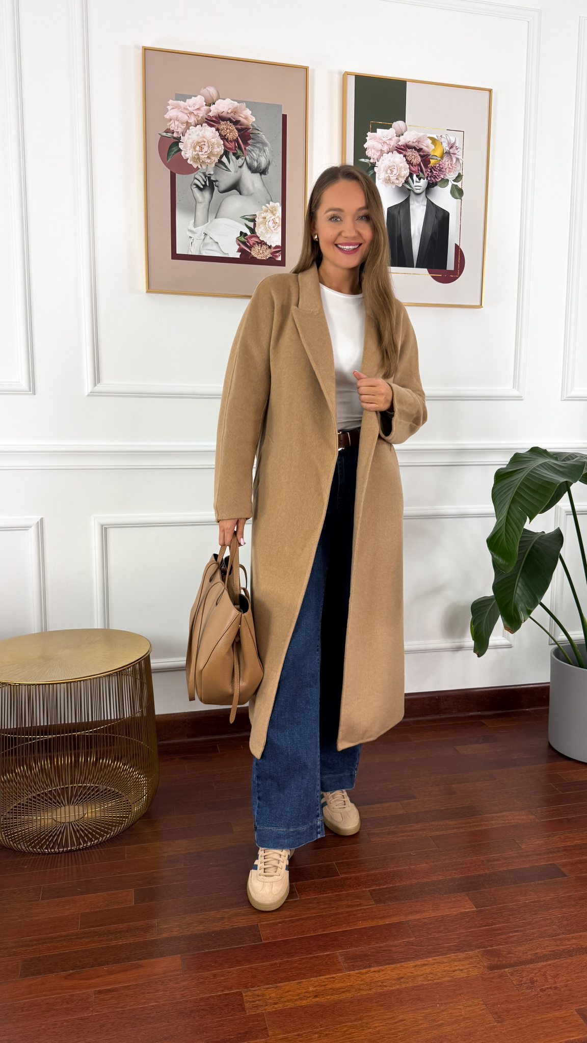 Wełniany płaszcz Astrid camelowy