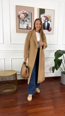 Wełniany płaszcz Astrid camelowy