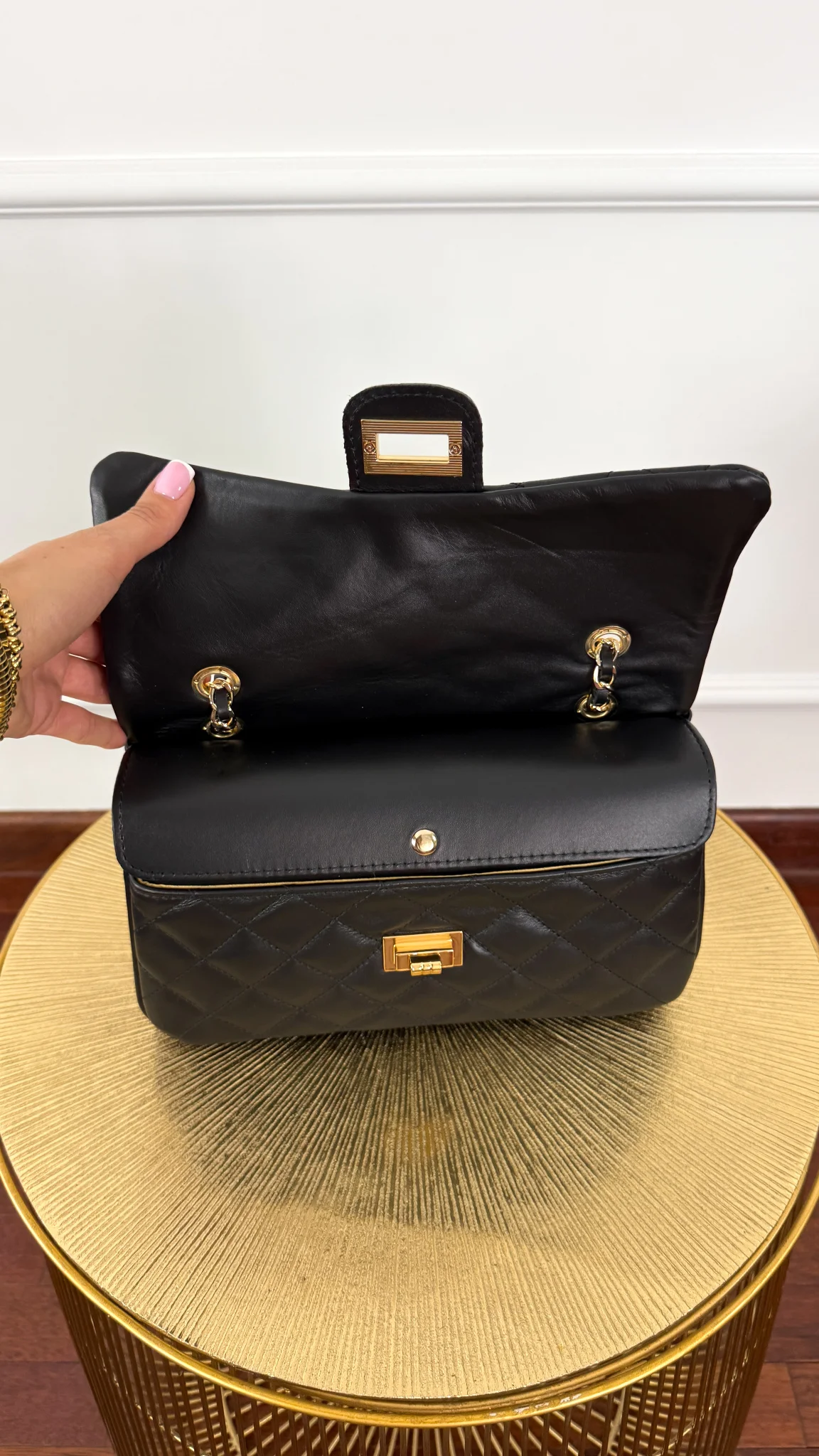 Skórzana torebka Nilo czarna