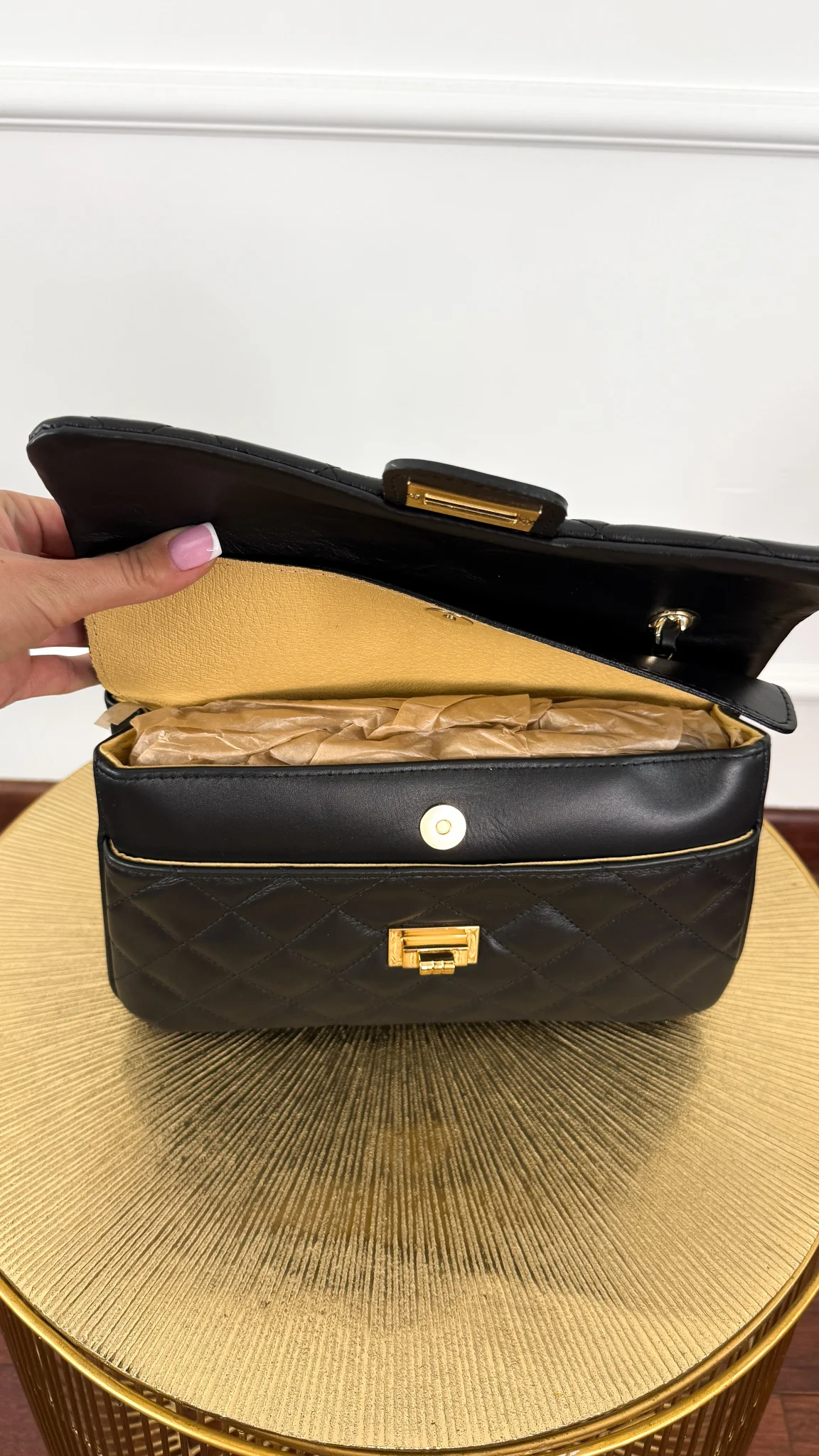 Skórzana torebka Nilo czarna