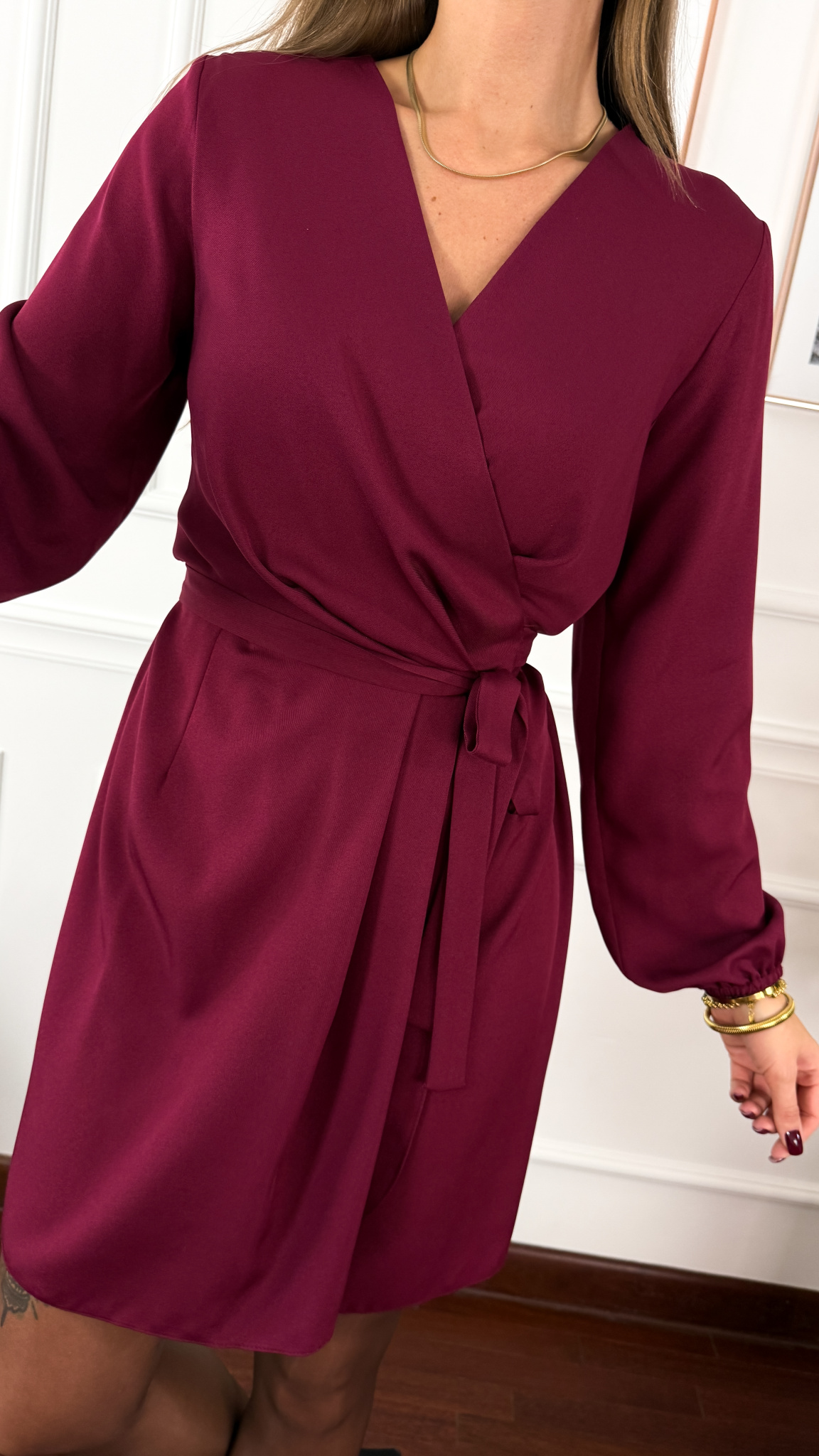 Przekładana wiskozowa sukienka Lora burgundowa