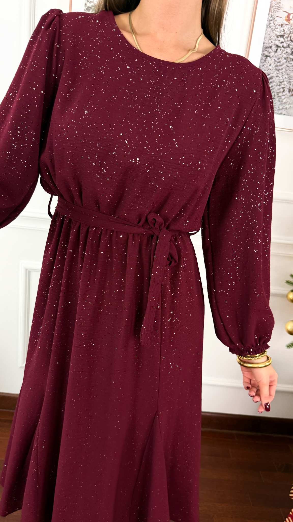 Połyskująca sukienka Orisa burgundowa