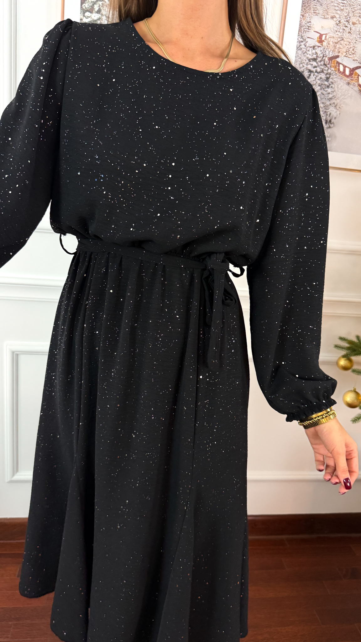 Połyskująca sukienka Orisa czarna