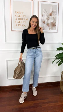 Jeansowe spodnie Vella mom fit jasny denim