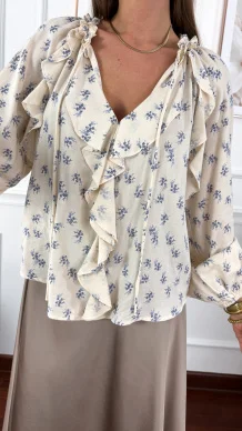 Koszula z falbanką Marta ecru z kwiatami