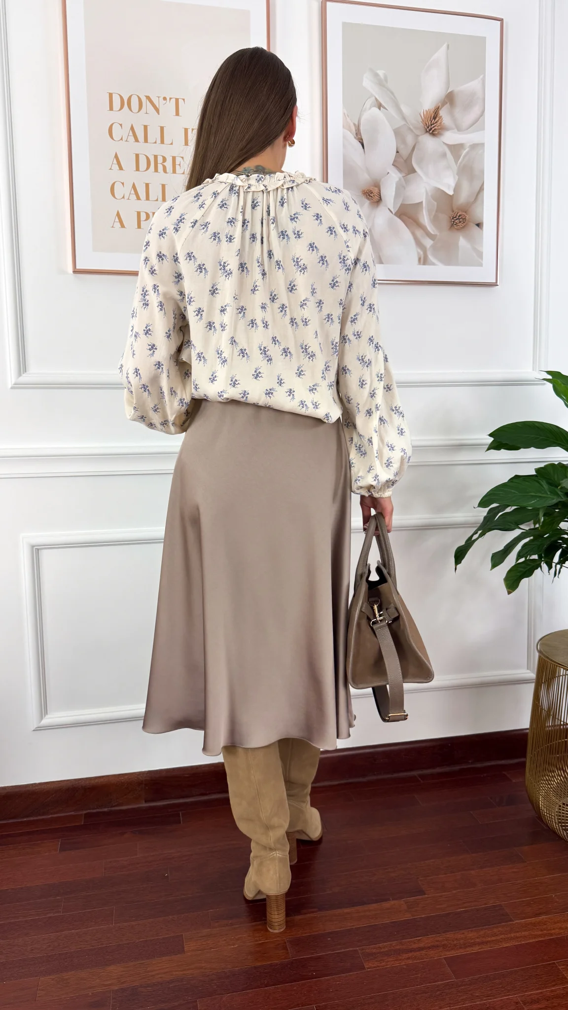 Koszula z falbanką Marta ecru z kwiatami