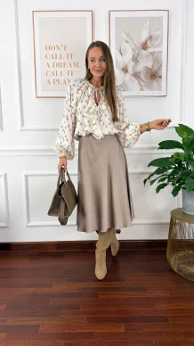 Koszula z falbanką Marta ecru z kwiatami