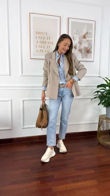 Dwurzędowa marynarka Stefania beżowa