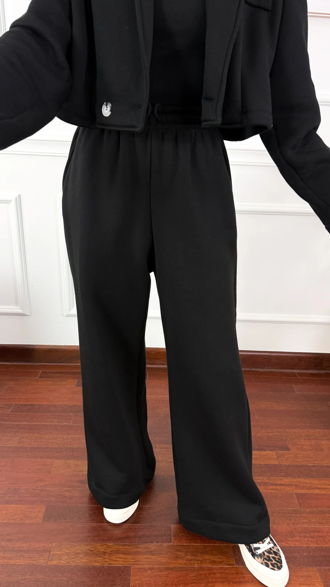 Bawełniany trzyczęściowy komplet dresowy Viven czarny