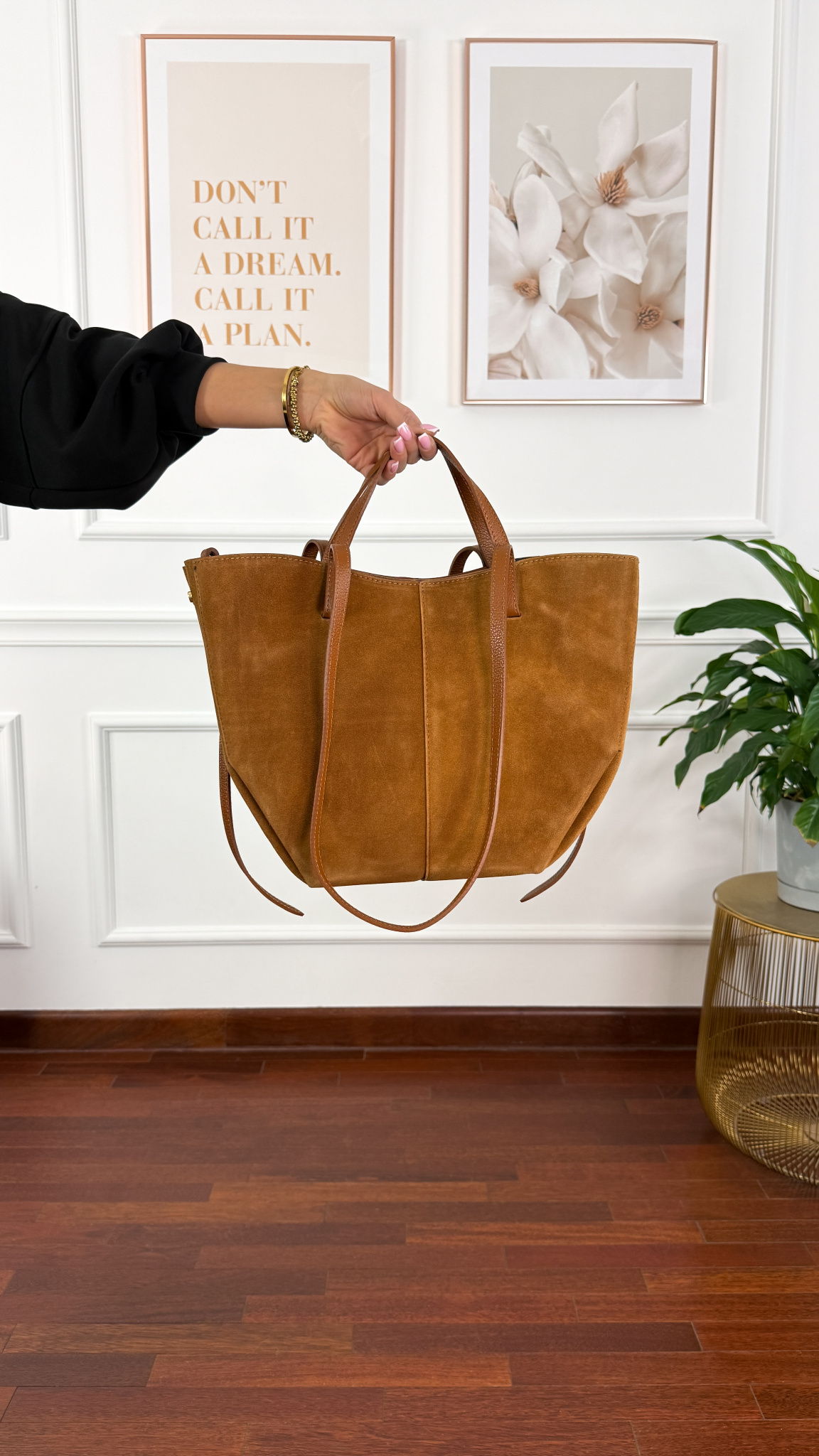 Zamszowa skórzana torebka Fino carmel