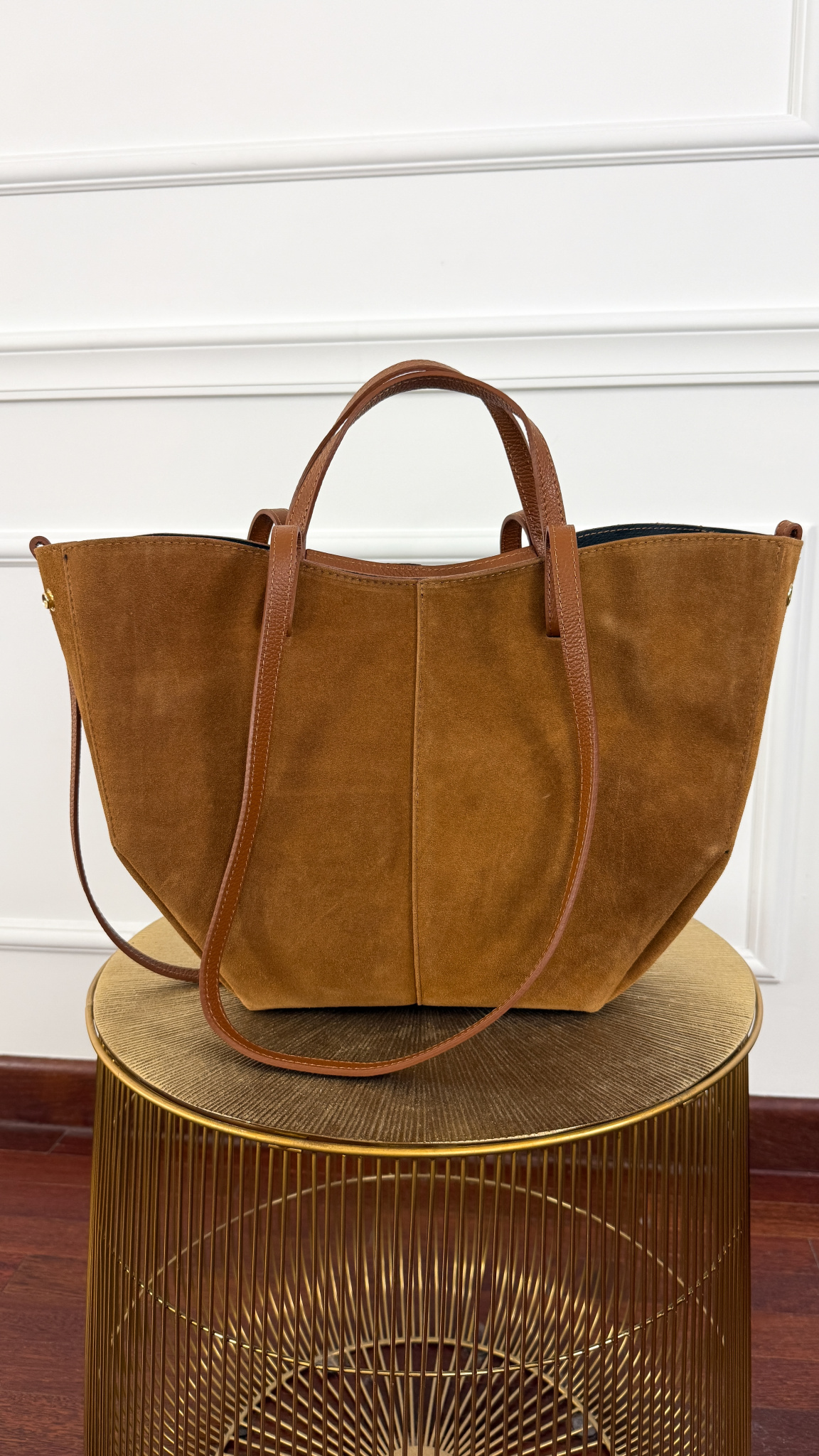 Zamszowa skórzana torebka Fino carmel