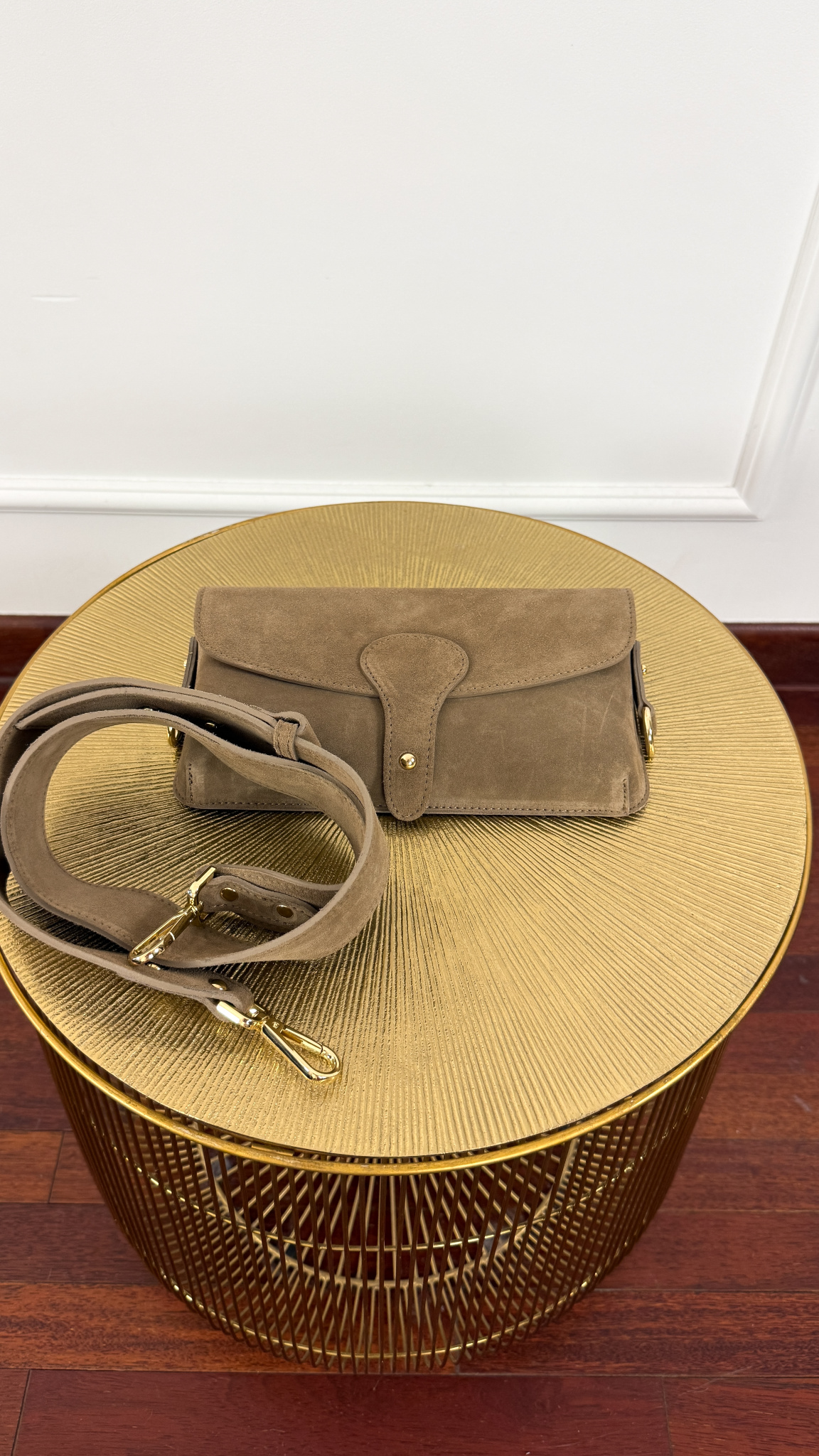 Zamszowa skórzana torebka Mia taupe