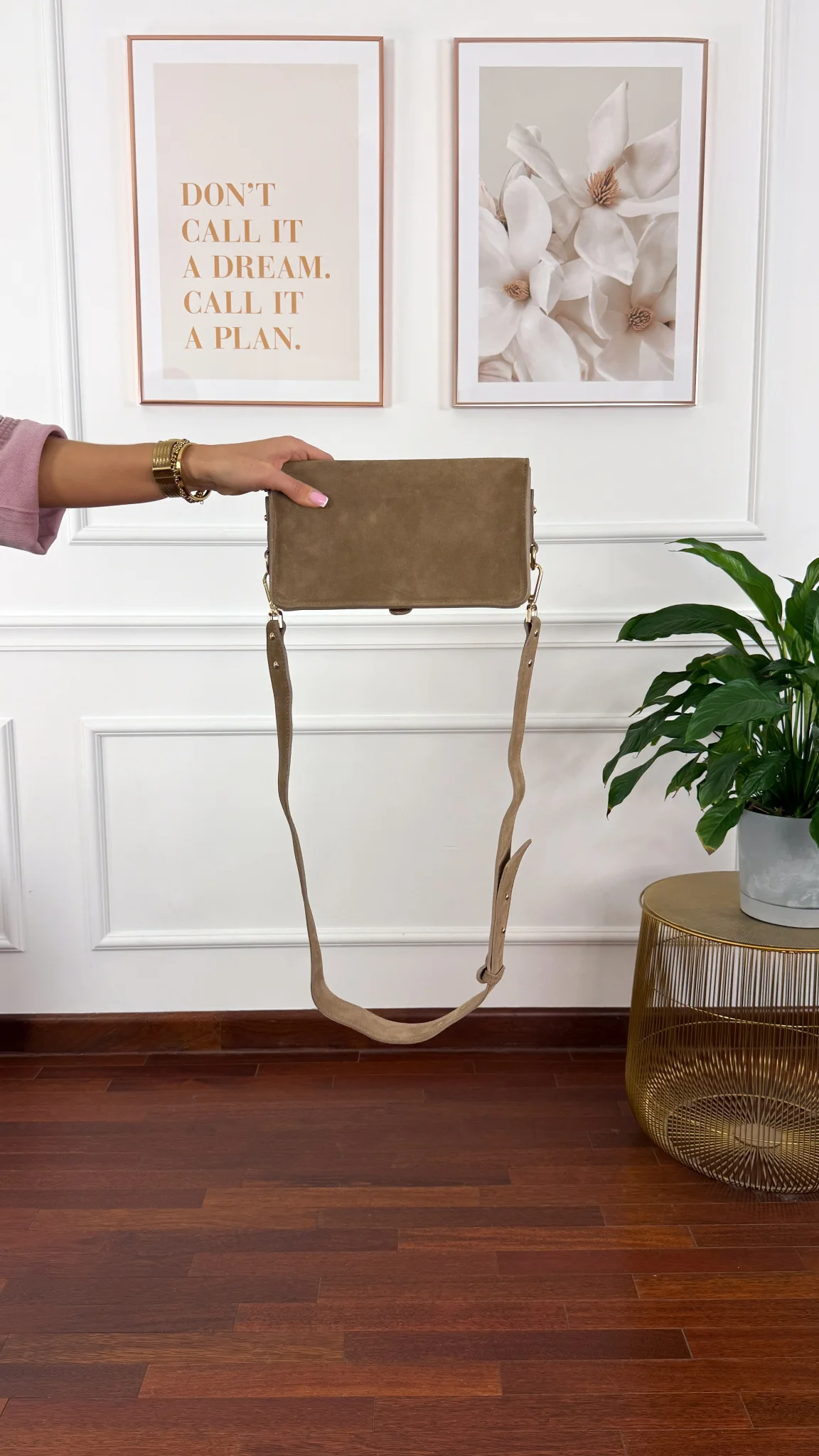 Zamszowa skórzana torebka Mia taupe