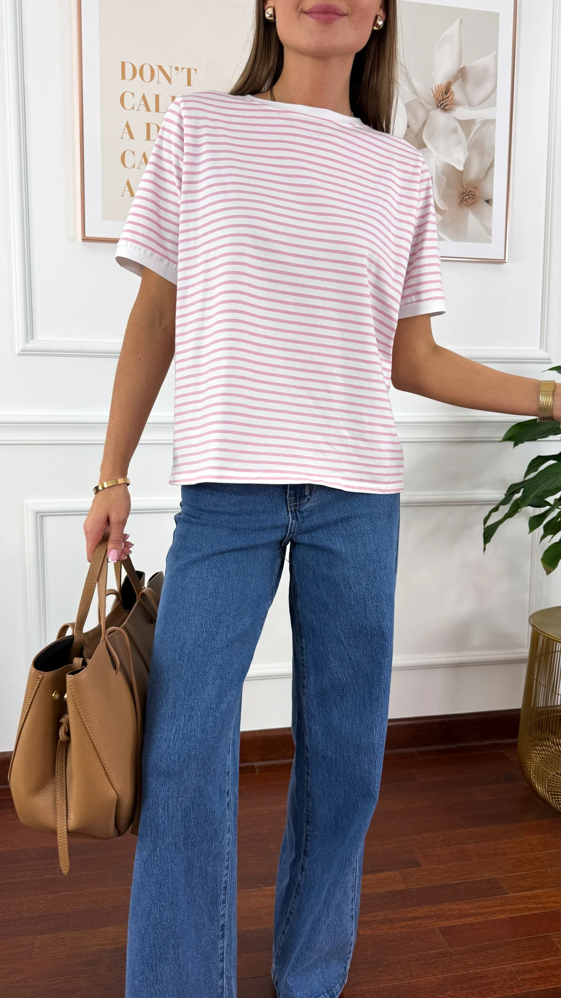 Bawełniany t-shirt w paski Natis biało-różowy