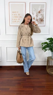 Trencz krótki Beth beżowy