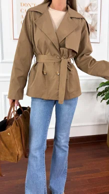 Trencz krótki Beth brązowy