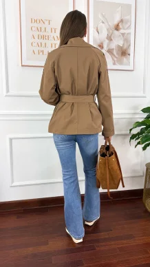 Trencz krótki Beth brązowy