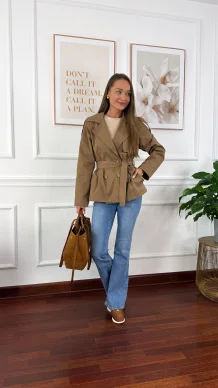 Trencz krótki Beth brązowy