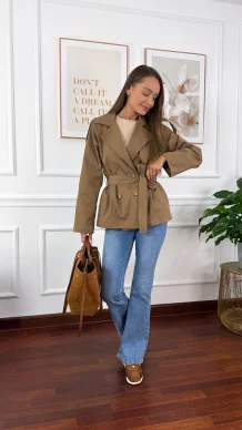 Trencz krótki Beth brązowy