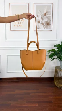 Skórzana torebka Fino mniejsza karmelowa