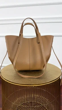 Skórzana torebka Fino mniejsza camelowa