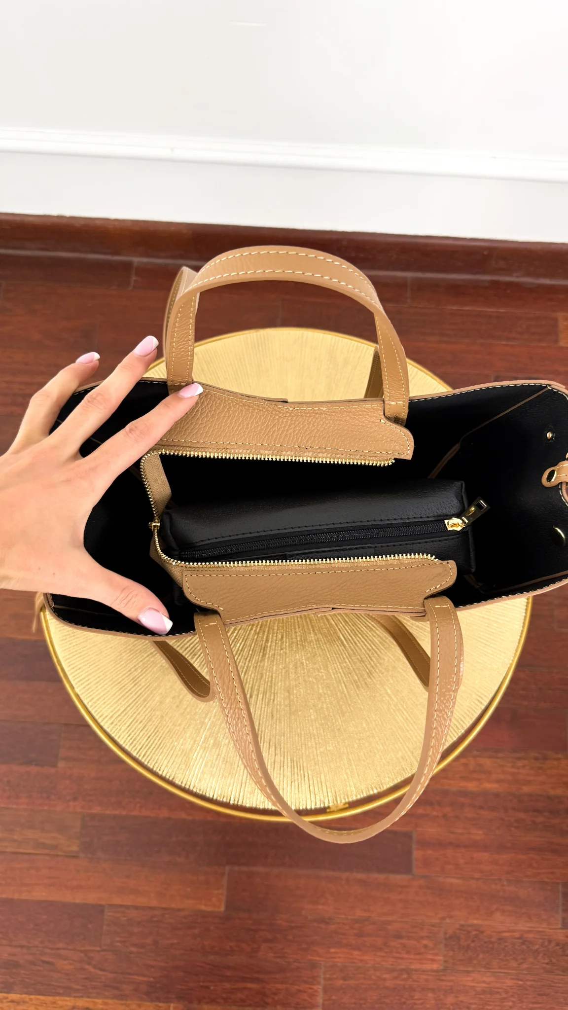 Skórzana torebka Fino mniejsza camelowa