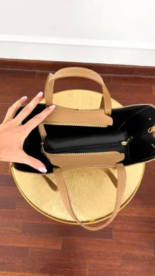 Skórzana torebka Fino mniejsza camelowa