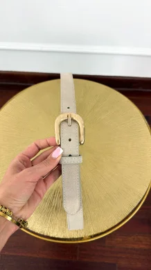 Skórzany pasek Tess zamszowy beżowy