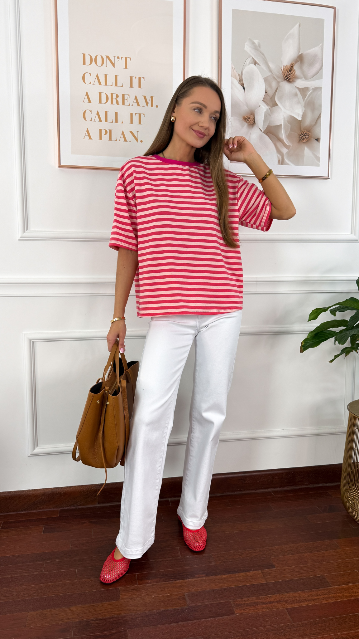 Wiskozowy T-shirt Dana paski różowy