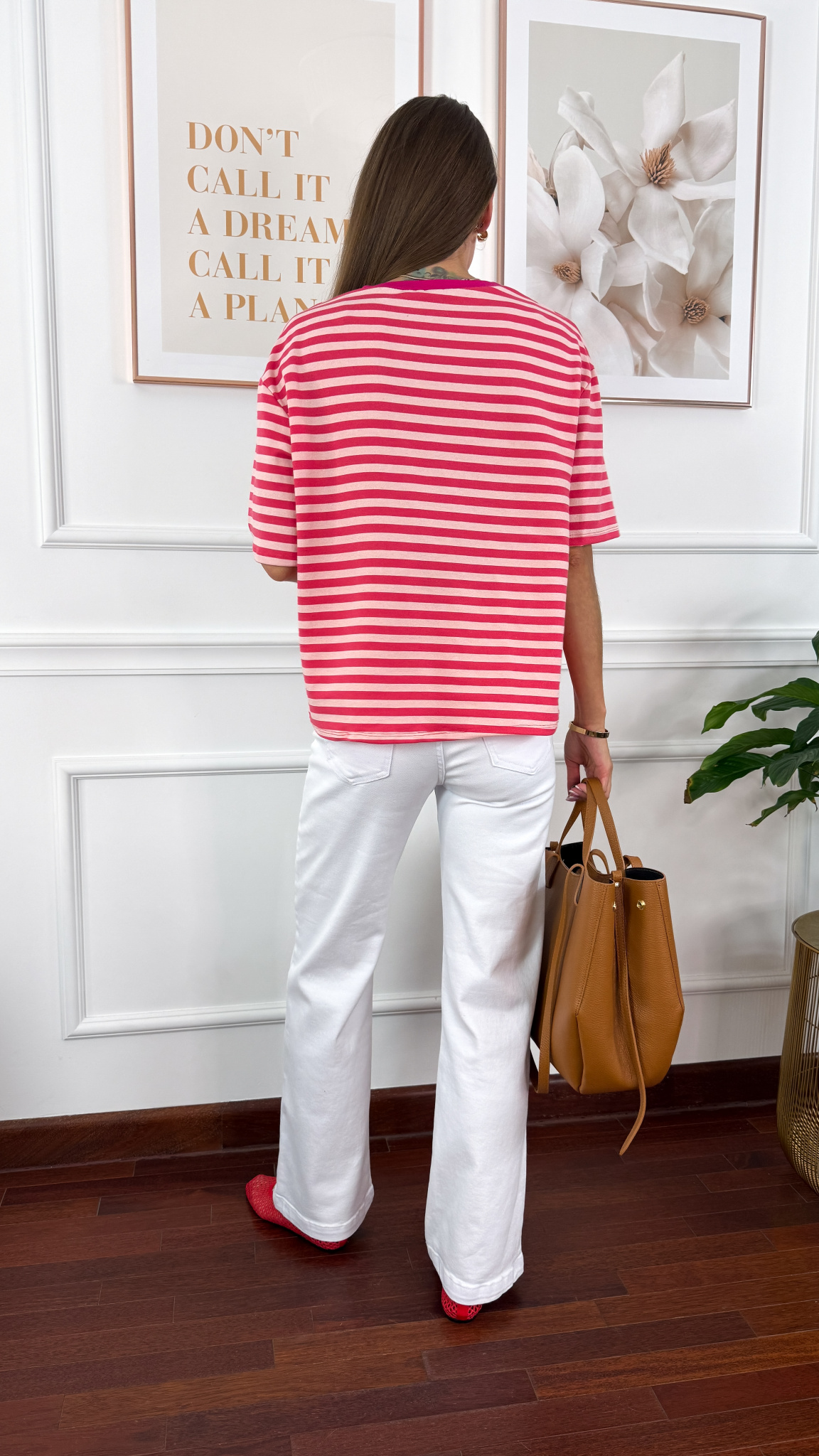 Wiskozowy T-shirt Dana paski różowy