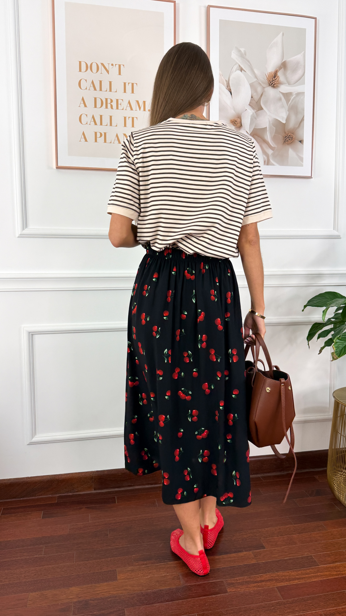 Bawełniany t-shirt w paski Natis beżowo-brązowy