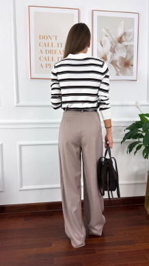 Sweter w paski Cute biały w brązowe paski